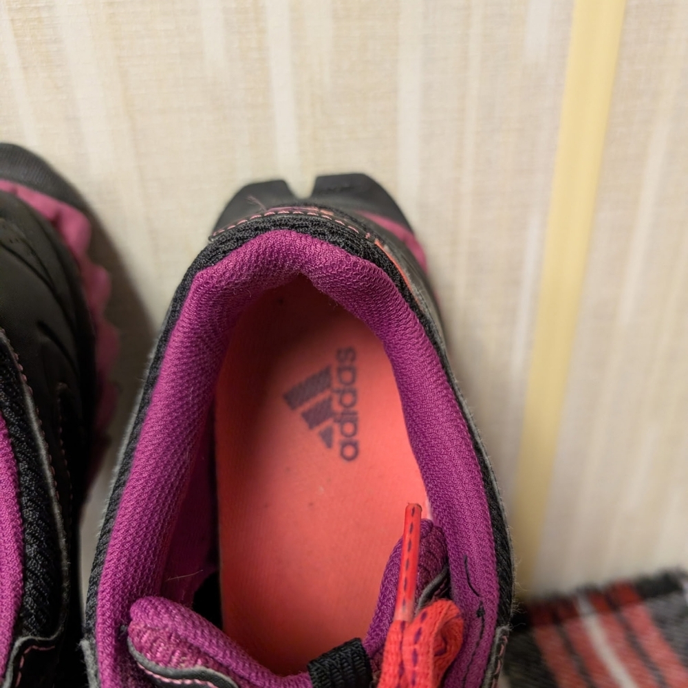 Adidas Vigor TR3 Women's Black & Pink Trail Sneakers - Size 8 - Picture 4 of 5